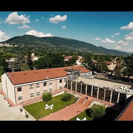 Th Assisi - Casa Leonori Hotel Buitenkant foto
