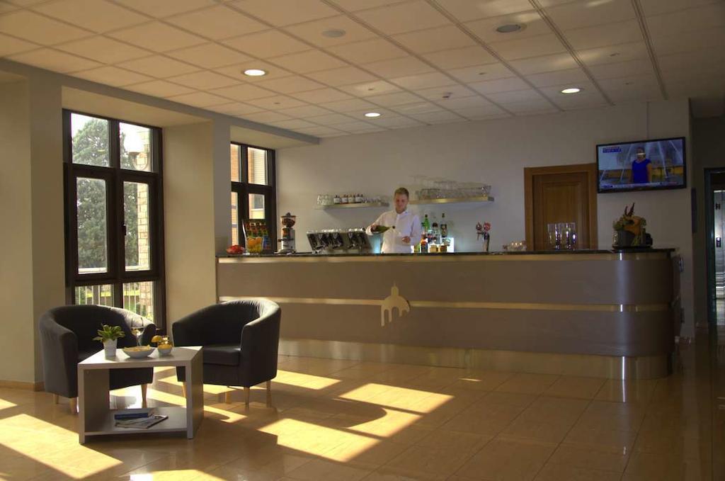 Th Assisi - Casa Leonori Hotel Buitenkant foto